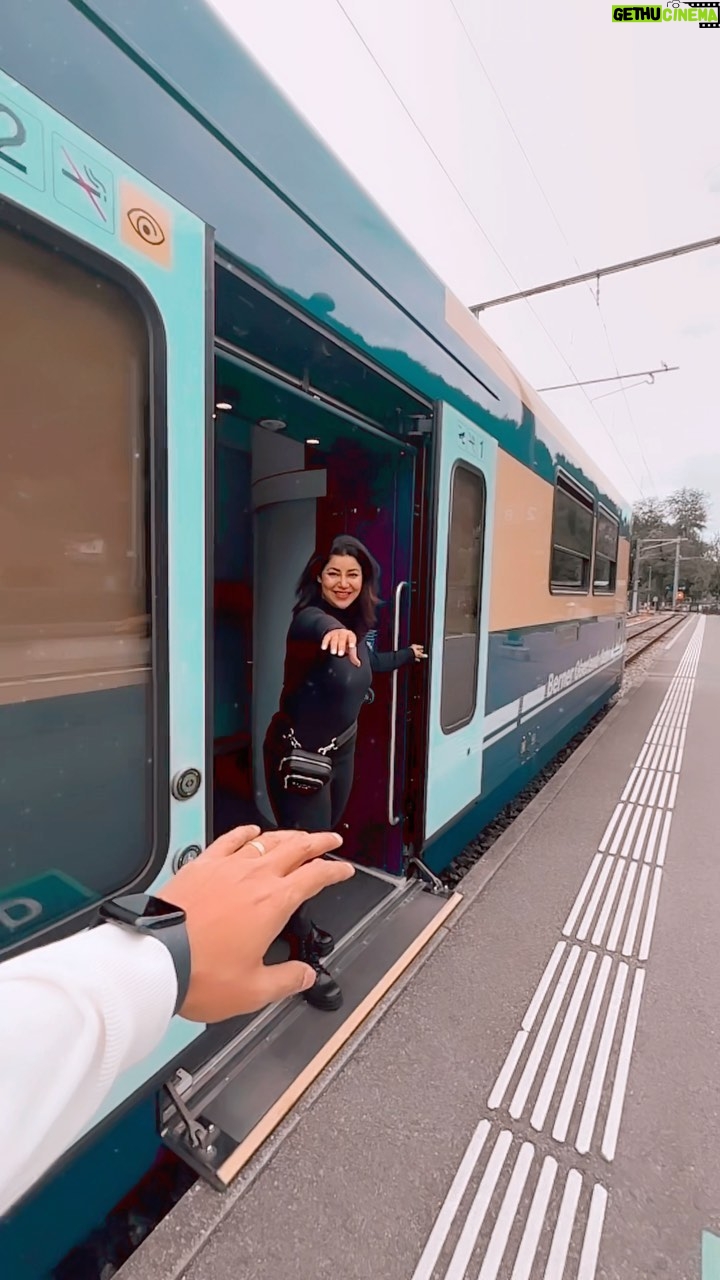 Gurmeet Choudhary - 44.5K Likes - Creating our own #ddlj moment.. I mean why not 🥰😇☺️☺️
.
@myswitzerlandin
@swisstravelsystem
.
#love #bollywood #srk #kajol #yrf #lovestory #gurmeetchoudhary #debinabonnerjee #shahrukhkhan
#swiss #switzerland #travel #ineedswitzerland