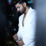 Gurmeet Choudhary Instagram – 🤍🪽
.
.
Outfit custom made by @shilpsaxena 👌🏻
📸 @sk_.click 
.
#whitetheme