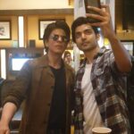 Gurmeet Choudhary Instagram - You were born, and the world became a better place @iamsrk🎉❤️ Happy Happy Forever to my inspiration and the one I always look up tooo!!! #happybirthdaysrk