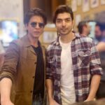 Gurmeet Choudhary Instagram - You were born, and the world became a better place @iamsrk🎉❤️ Happy Happy Forever to my inspiration and the one I always look up tooo!!! #happybirthdaysrk