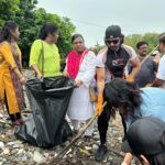 Gurmeet Choudhary Instagram - Participated in #swachbharatabhiyan with @bhamlafoundation thank you @asifbhamlaa ji for having us and making us a part of such a important need 🙏🏻 It was lovely meeting the ever energetic @wardakhannadiadwala and @kkundrra @munawar.faruqui @zaan001 @saherbhamla 💪🏻 . . #swachbharat #swachbharatseva
