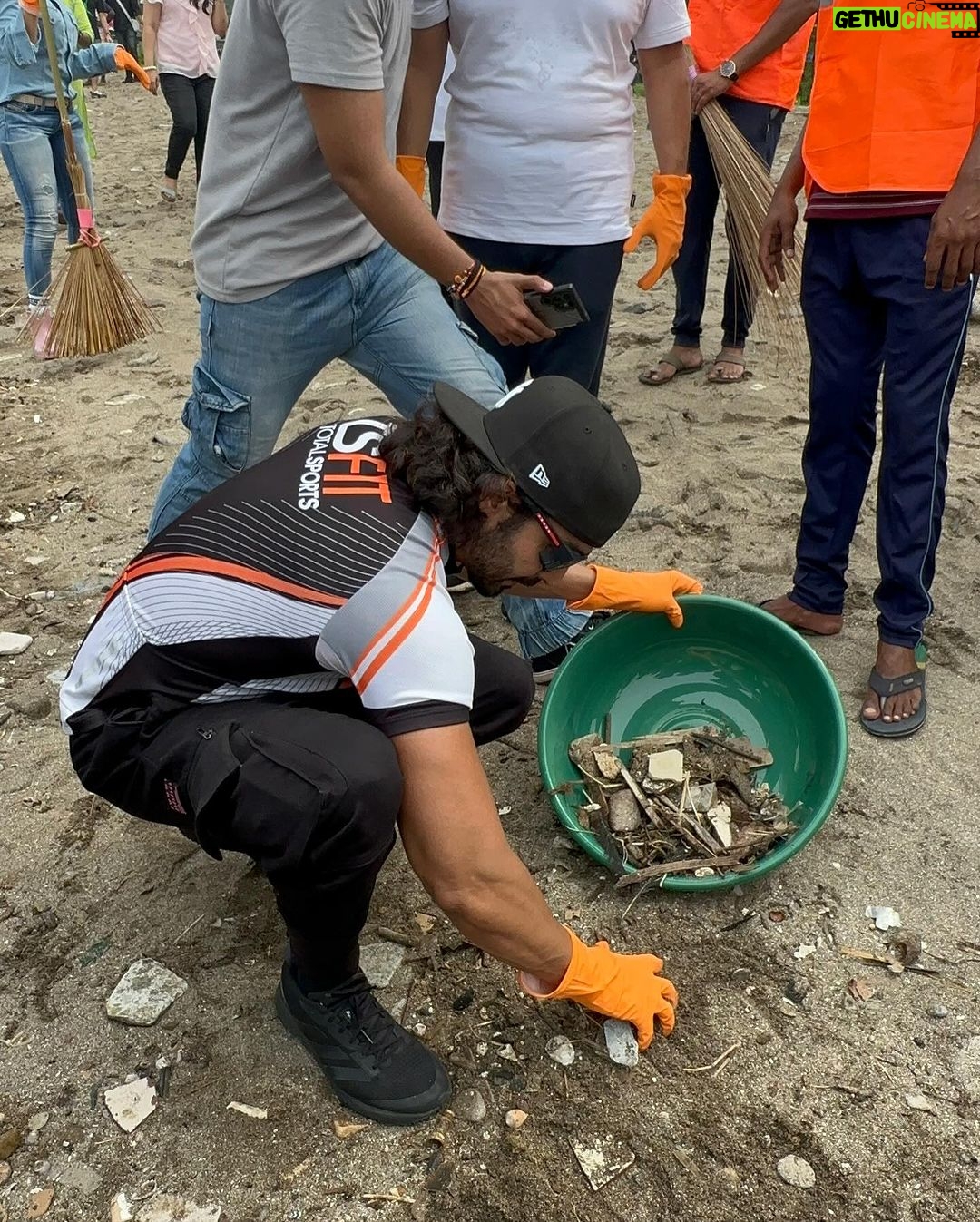 Gurmeet Choudhary Instagram - Participated in #swachbharatabhiyan with @bhamlafoundation thank you @asifbhamlaa ji for having us and making us a part of such a important need ππ» It was lovely meeting the ever energetic @wardakhannadiadwala and @kkundrra @munawar.faruqui @zaan001 @saherbhamla πͺπ» . . #swachbharat #swachbharatseva