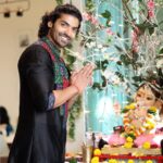 Gurmeet Choudhary Instagram - 🙏 . . Styledby: @stylebysugandhasood Outfit: @mardbyabusandeep . . #ganpatibappamorya
