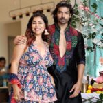 Gurmeet Choudhary Instagram - 🙏 . . Styledby: @stylebysugandhasood Outfit: @mardbyabusandeep . . #ganpatibappamorya