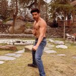 Gurmeet Choudhary Instagram – Fall down seven times, stand up eight. Never give up. #Persistence #keepgoing Manali, Himachal Pradesh