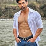 Gurmeet Choudhary Instagram - 💪💡 Fitness isn’t just about showcasing your physique; it’s about cultivating mental and physical strength. When you’re truly fit, you feel unstoppable—like you could tackle anything life throws your way, 24/7. I push myself daily, striving to be better than yesterday, never backing down from a challenge. Even amidst my busy schedule, I make time for twice-daily workouts, no Sunday breaks. And let me tell you, the feeling afterward? Like I’m Superman! 🚀 Don’t just exist, thrive. Give your best, be better than yesterday. You won’t regret it. . Gratitude fuels greatness. Today, I want to take a moment to express my deepest thanks to my incredible support team: my trainer, my dietician, my coach. @_praveen_nair 🙏 @bikramsaha7161🙏 @sadashivathcoach 🙏 @raakeshyadhav🙏 Your unwavering belief in me, your constant motivation, and your expert guidance have propelled me forward on this journey towards my dreams. Without you, none of this would be possible. Here's to the countless early mornings, the tough workouts, and the breakthrough moments. I couldn't have done it without you. Let's keep pushing boundaries and chasing those dreams together! 💪✨ #GratefulHeart #DreamTeam #ThankYou" #FitLife #MentalAndPhysicalStrength #NeverGiveUp Manali - मनाली, Himachal Pradesh