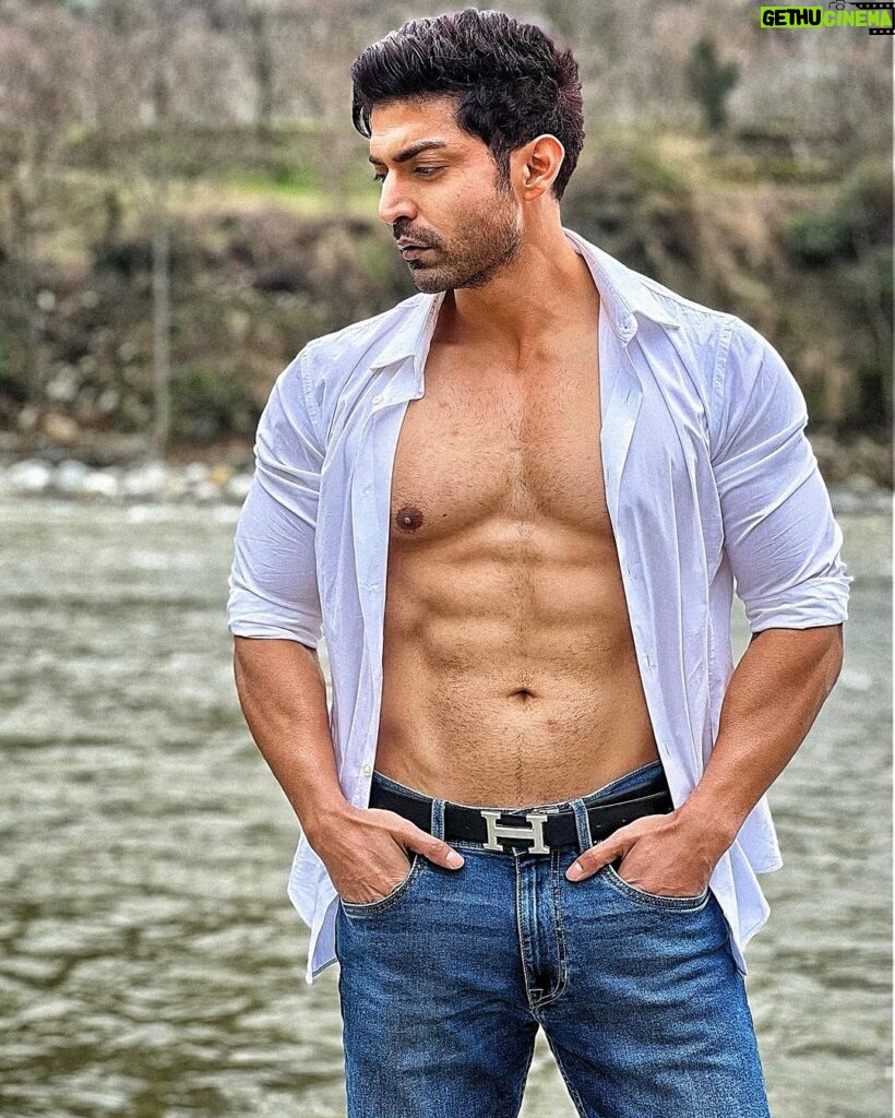 Gurmeet Choudhary Instagram - 💪💡 Fitness isn’t just about showcasing your physique; it’s about cultivating mental and physical strength. When you’re truly fit, you feel unstoppable—like you could tackle anything life throws your way, 24/7. I push myself daily, striving to be better than yesterday, never backing down from a challenge. Even amidst my busy schedule, I make time for twice-daily workouts, no Sunday breaks. And let me tell you, the feeling afterward? Like I’m Superman! 🚀 Don’t just exist, thrive. Give your best, be better than yesterday. You won’t regret it. . Gratitude fuels greatness. Today, I want to take a moment to express my deepest thanks to my incredible support team: my trainer, my dietician, my coach. @_praveen_nair 🙏 @bikramsaha7161🙏 @sadashivathcoach 🙏 @raakeshyadhav🙏 Your unwavering belief in me, your constant motivation, and your expert guidance have propelled me forward on this journey towards my dreams. Without you, none of this would be possible. Here's to the countless early mornings, the tough workouts, and the breakthrough moments. I couldn't have done it without you. Let's keep pushing boundaries and chasing those dreams together! 💪✨ #GratefulHeart #DreamTeam #ThankYou" #FitLife #MentalAndPhysicalStrength #NeverGiveUp Manali - मनाली, Himachal Pradesh