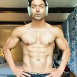 Gurmeet Choudhary Instagram - Rise and grind! 💪🌅 Early morning weight training fueled by dedication, consistency, and a balanced diet. It’s not just about the sweat, but the commitment to push boundaries. From kickboxing to sprinting, and evening weight sessions, every rep counts on this journey. Balancing the grind of shooting with the grind of the gym, seven days a week. No excuses, just results. #FitnessJourney #DedicationOverExcuses #GrindAndShine Manali, Himachal Pradesh