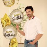 Gurmeet Choudhary Instagram – Appreciating all the love and wishes ❤️🙏🏻
Celebrating life with gratitude 🥳🎊
.
.
.
.
#happybirthdaytome #happybirthday