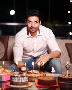 Gurmeet Choudhary Instagram - Appreciating all the love and wishes ❤️🙏🏻 Celebrating life with gratitude 🥳🎊 . . . . #happybirthdaytome #happybirthday