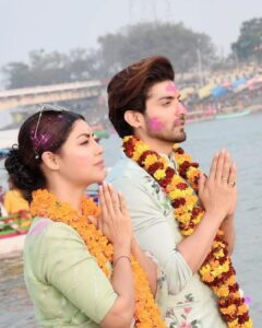 Gurmeet Choudhary Instagram - The connection is eternal …. From learning from books to being blessed to be playing ( Ram- Sita ) on screen to visiting Ram JANMABHOOMI Ayodhya and today witnessing Pran pratishtha in our this lifetime .. truely truely blessed . #jaishreeram #pranprathista #ayodhya #ramayan #sitaram