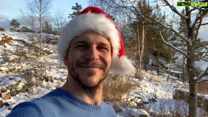 Gustaf Skarsgård - 122.5K Likes - Merry Christmas to you all! ❤️❤️❤️