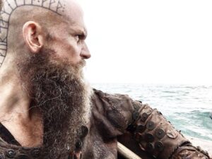 Gustaf Skarsgård Instagram - One of my favorite Floki selfies :) #flokiselfie #tbt #floki #vikings @historyvikings