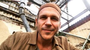 Gustaf Skarsgård Instagram - #438days #438dagar #nofakeaccount #thankyoufans ❤️