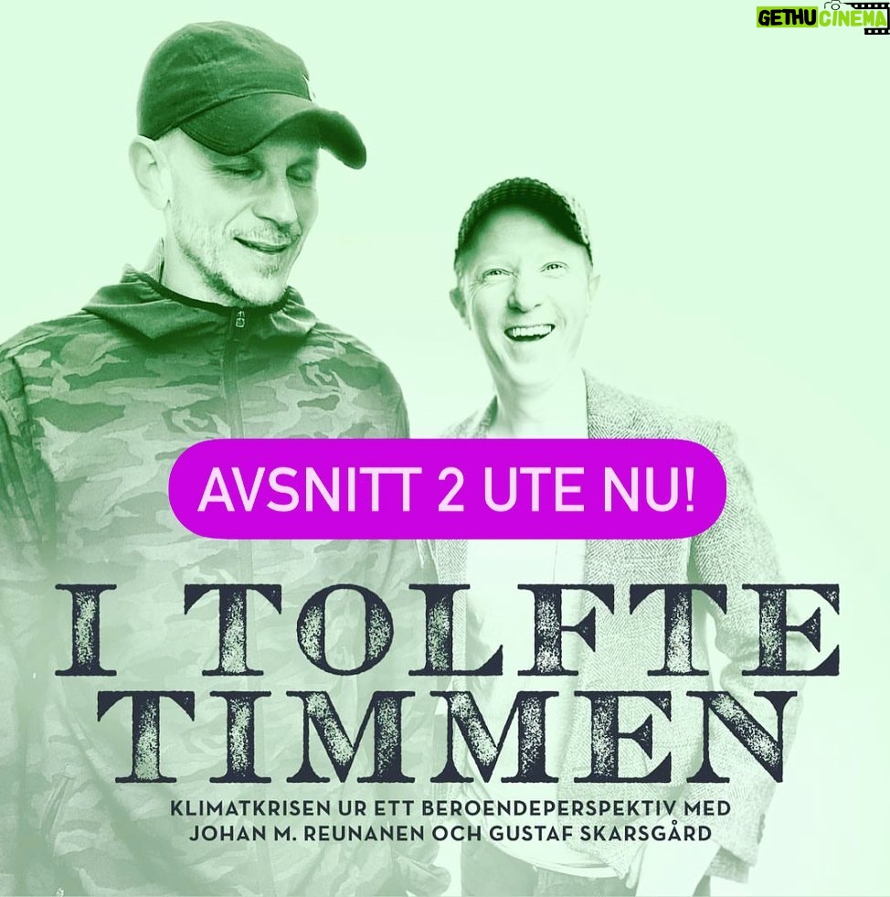 Gustaf Skarsgård Instagram - LYSSNA PÅ AVSNITT 2!! "Vill vi sitta i förarsätet för förändringen eller vill vi bli förändrade?" Vi fortsätter samtalet och går från problem till att börja utforska lösningar. Vi pratar om att engagemang i sig ger hoppfullhet så det finns ett egenvärde i att engagera sig för frågor som är viktiga och om att våra personliga erfarenheter från att bli nyktra är att förändringen är möjlig, önskvärd och oundviklig. Vi går in mer på lösningen, om att vi är så vana att leta efter externa lösningar på interna problem och om att hitta ett långsiktigt välmående så att vi slipper springa till de kortsiktiga lösningarna som ändå inte fungerar. Vi diskuterar vikten av att påbörja en förändring innan vi vet vad den innebär eller kommer att leda till, och att vi inte kan tänka oss till förändring - vi behöver handla oss till förändring. Vi avrundar vårt andra samtal med att filosofera kring det materialistiska löftet och en lösning som har blivit själva problemet, om vår mänskliga tillräcklighet och om alternativa typer av tillväxt.