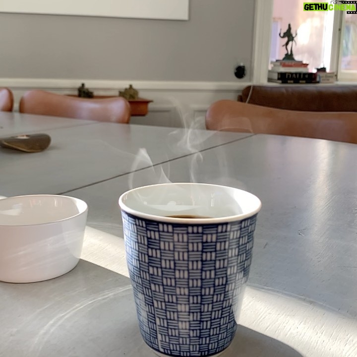 Gustaf Skarsgård - 25.4K Likes - Remember to pay attention to the beauty of the details in your life. Like the steam of my coffee cup in slow motion in the sunlight. Happy Sunday!❤️