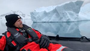 Gustaf Skarsgård Instagram - “What do you think this is, a holiday?” Good times waiting for whales. Photo cred: @marioncotillard @greenpeace #protecttheocean #antarctica #iceberg #skyndalåmgsamt #chill #stressisinefficient #coldasice