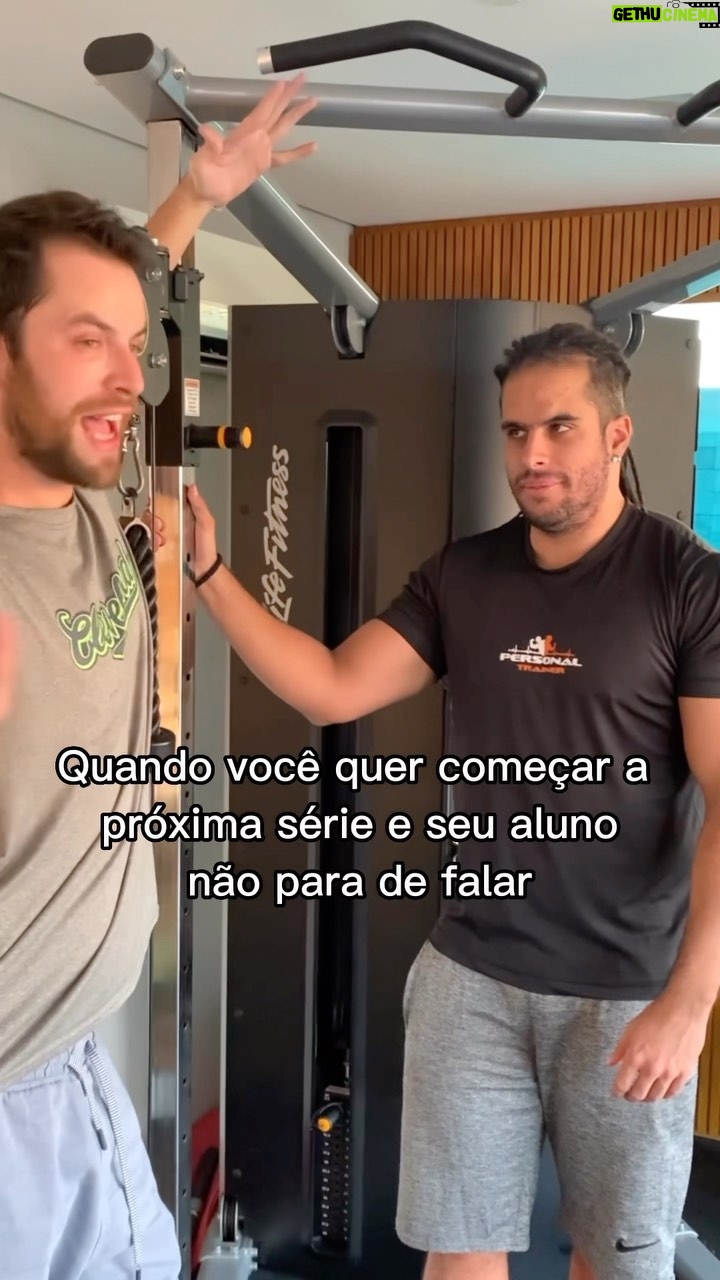 Gustavo Marsengo Instagram - Quem aí faz isso? 🤣 Aproveitando pra perguntar, já clicaram no link da bio?🤔 #zuera #zoeira #meme #memes #academiameme #memesbrasil #memesacademia #brincadeira #série #foco #gym #dieta #treino #foco #bbb #gustavobeats #bigbrother #reality #realityshow #bigbrotherbrasil