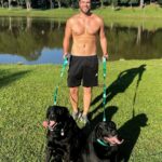 Gustavo Marsengo Instagram – Zlatan e Kyky levando o cachorro pra passear…

Foto sem camisa no feed ✔️

😂😂😂😂 Parque Sao Lourenço