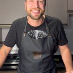 Gustavo Marsengo Instagram - A Seara Gourmet e a @lauraomiranda me convidaram pra participar da Batalha dos Sabores, e obviamente eu não podia ficar de fora – mostrei pra vocês no Reels a minha receita que, modéstia a parte, ficou uma delícia! Também, não tem como ficar ruim quando se usa ingredientes de qualidade, como a mortadela Seara Gourmet, transformando um momento simples em momento gourmet! Me conta, qual a sua receita pra esse momento? @searagourmet #MomentoGourmet publicidade
