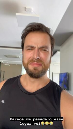 Gustavo Marsengo Instagram - Parece um pesadelo esse lugar véi
😭😭😭😭😭