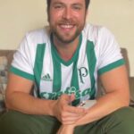 Gustavo Marsengo Instagram – Fala galera, hoje é dia de Clássico da Saudade! Depois de muito tempo Palmeiras e Santos vão jogar no Morumbi e eu já to pronto pra ir pra lá, minha escalação no @CartolaExpress já ta feita, e eu to pronto pra ganhar, tanto no campo como na disputa aqui online. Lembrando que o mercado fecha hoje, e nessa modalidade você pode escalar 11 jogadores e pode ganhar até 5K. E aí, quais os seus escalados de hoje? #publi #PaulistaoNoExpress