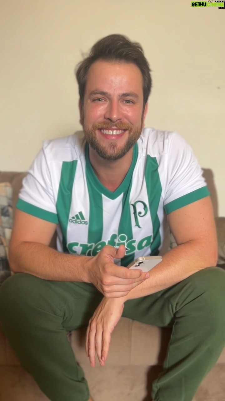 Gustavo Marsengo Instagram - Fala galera, hoje é dia de Clássico da Saudade! Depois de muito tempo Palmeiras e Santos vão jogar no Morumbi e eu já to pronto pra ir pra lá, minha escalação no @CartolaExpress já ta feita, e eu to pronto pra ganhar, tanto no campo como na disputa aqui online. Lembrando que o mercado fecha hoje, e nessa modalidade você pode escalar 11 jogadores e pode ganhar até 5K. E aí, quais os seus escalados de hoje? #publi #PaulistaoNoExpress