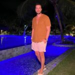 Gustavo Marsengo Instagram - Bora pra mais uma noite, no Melhor Reileão do Mundo. @reveillon.amore @carvalheira @wemakeideas