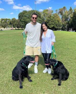 Gustavo Marsengo Instagram - Eu, ela e os filhotes ❤️🐶