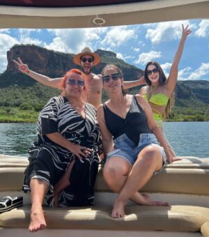 Gustavo Marsengo Instagram - Dia incrível no Lago do Manso.
Obrigada @malaimansoresort e @ciadaaventura pelo passeio top 🙌🏻