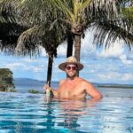 Gustavo Marsengo Instagram – Primeiro dia no @malaimansoresort 
As coisas estão difíceis por aqui…
E tendem a piorar 😂 Malai Manso Resort