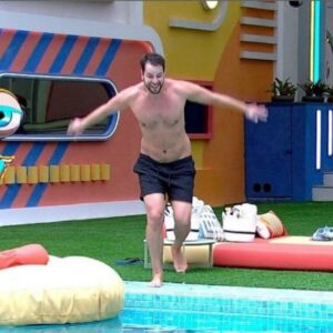 Gustavo Marsengo Instagram - Quem será que estará na casa de vidro amanhã?
Independente de quem seja, só digo uma coisa, 
Aproveite esta dinâmica FODA !!!
Pq no final, o que vale é vc viver todas as experiências que este jogo proporciona!
E por último e não mais importante, 
NÃO SEJA UMA PLANTA !!!