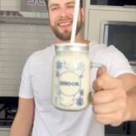 Gustavo Marsengo Instagram – Á convite de Zero-Cal, fui conferir o stand dele no evento Taste São Paulo no último final de semana e experimentei um frapê de Cupuaçu maravilhoso!! E pensando em vocês, trouxe aqui minha versão da bebida, com um toque especial, virando uma Batidinha de Cupuaçu com Zero-Cal. Espero que tenham gostado, se quiser reproduzir essa ou outras receitas com Zero-Cal eritritol, basta entrar no site dele e escolher a sua preferida! Me conta aí, ficou gostosa né ? 
@zerocaloficial #ZeroCalNoTaste #publicidade