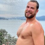 Gustavo Marsengo Instagram – Aqui dá até vontade de tomar banho 😅 Ilhabela, Sao Paulo, Brazil