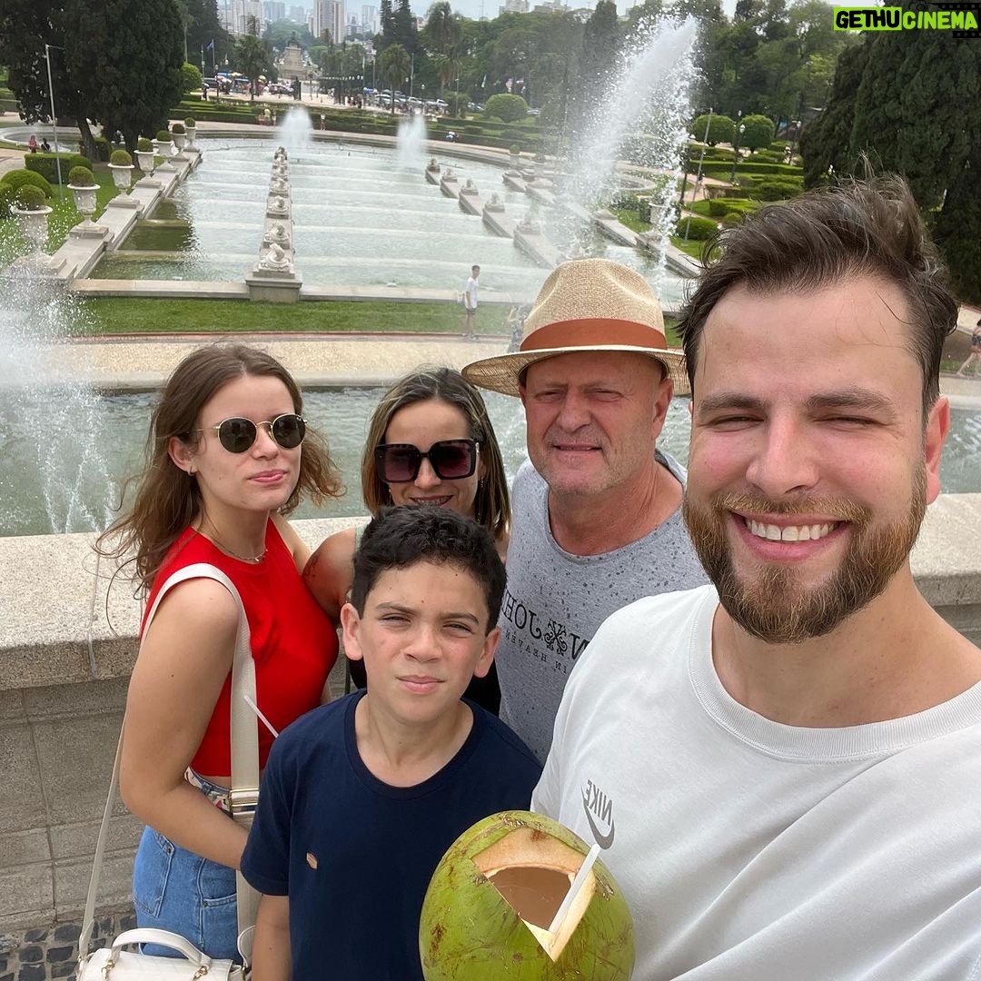 Gustavo Marsengo Instagram - Rolezin em família por Sampa ❤️ Museu Do Ipiranga