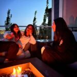 Haala Shiha Instagram - لما تكون مرتاح بتقي سعيد و لا لما بتكون سعيد بتبقي مرتاح 😄😄😄??? امبارح كان يوم سعيد و مرتاح 😁😁 رشا و تشارلي I love you both ♥️ ❤️ 💖 #happy #goodvibes #hala_shiha_new