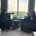 Haala Shiha Instagram - لما تكون مرتاح بتقي سعيد و لا لما بتكون سعيد بتبقي مرتاح 😄😄😄??? امبارح كان يوم سعيد و مرتاح 😁😁 رشا و تشارلي I love you both ♥️ ❤️ 💖 #happy #goodvibes #hala_shiha_new