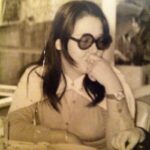 Haala Shiha Instagram - مهما أقول و أعيد وأزيد .. مفيش كلام يديكي حقك يا أمي .. انت الحب و الحنان انت بحر من الأمان انت جبال من الأحلام مهما رحنا ولا جينا أنت الأمل في بكرا لينا وجودك راحة وصوتك دفا ريحتك ياسمينة وحضنك غطا ربنا يخليكي لينا يا أمي علمتينا العطاء والوفاء والأمل الدائم علمتينا الصبر والتحمل والإيمان بأن الله معنا وان القادم خير .. علمتينا الثقة بالنفس والتواضع وحب الغير .. علمتينا الكرم والعطاء وانكار الذات .. علمتينا الصدق والامانه والقوة وان الكلمه اللي تخرج مننا تلزمنا .. علمتينا الحب كما ينبغي .. الحب المطلق .. للرب والكون ولكل كائن حولنا .. انت الحياه يا أمي ربنا يخليكي لينا 🙏🏻🤍 @nadiazeitoun9