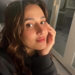Haala Shiha Instagram - مساء الخير عليكم يوم اجازة من التصوير 🙈🥰 #امبراطورية_ميم
