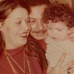 Haala Shiha Instagram - مهما أقول و أعيد وأزيد .. مفيش كلام يديكي حقك يا أمي .. انت الحب و الحنان انت بحر من الأمان انت جبال من الأحلام مهما رحنا ولا جينا أنت الأمل في بكرا لينا وجودك راحة وصوتك دفا ريحتك ياسمينة وحضنك غطا ربنا يخليكي لينا يا أمي علمتينا العطاء والوفاء والأمل الدائم علمتينا الصبر والتحمل والإيمان بأن الله معنا وان القادم خير .. علمتينا الثقة بالنفس والتواضع وحب الغير .. علمتينا الكرم والعطاء وانكار الذات .. علمتينا الصدق والامانه والقوة وان الكلمه اللي تخرج مننا تلزمنا .. علمتينا الحب كما ينبغي .. الحب المطلق .. للرب والكون ولكل كائن حولنا .. انت الحياه يا أمي ربنا يخليكي لينا 🙏🏻🤍 @nadiazeitoun9