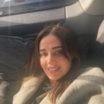 Haala Shiha Instagram - Going to the shoot 🎬 حبيت اكثر الروتين النهاردة و رايحة التصوير ب taxi 🚕 Heheh اول مرة اجربه عاجبني اوي 🙈🚕🚕🚕