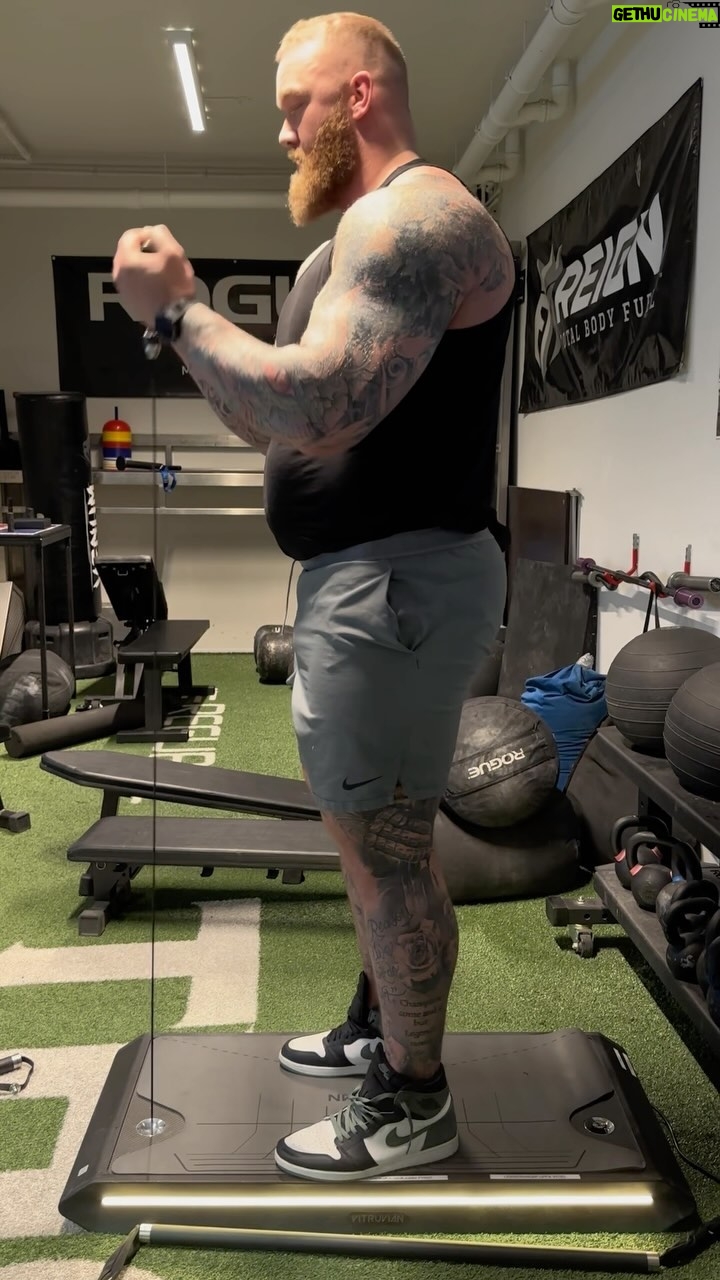 Hafþór Júlíus Björnsson Instagram - Grew my arms two cm in one hour. @vitruvian