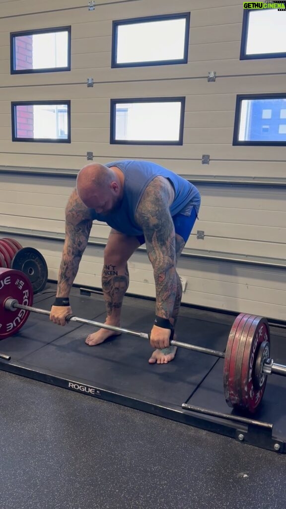 Hafþór Júlíus Björnsson Instagram - Easy 230kg 4 reps 3 sets powered by @thebeardstruggle Link in bio for the best beard products on the market! 🥸 Thor's Power Gym