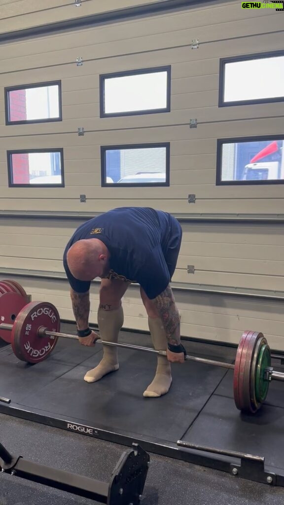 Hafþór Júlíus Björnsson Instagram - Deadlift 220kg 4 reps 3 sets today. @thorspowergym What did you train today?