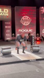 Hafþór Júlíus Björnsson Instagram - HE’S BACKKKKKKK 🔥 @thorbjornsson lifts an unbelievable 1006lbs on the Elephant Bar Deadlift as he’s cheered on by Arnold himself at the Arnold Strongman Classic!! 💪🏻 | 2024 Arnold Strongman Classic presented by @roguefitness @reignbodyfuel @sbdapparel | Greater Columbus Convention Center