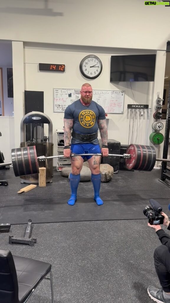 Hafþór Júlíus Björnsson Instagram - How easy is that? 413kg. I went for 454kg/1000lbs deadlift after this and it’s live now on my YouTube channel. Go show some love and let me know in the comment section after you have watched the YouTube video which lift looked lighter. Thor's Power Gym