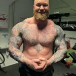 Hafþór Júlíus Björnsson Instagram - Body weight 186kg and increasing. Can you guys see the scar on my pec? @stevemoramd did a pretty good job! 🤌 Thor's Power Gym