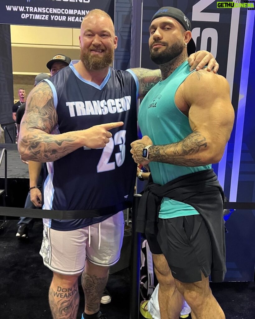 Hafþór Júlíus Björnsson Instagram - It was a great meeting of two Titans 💪🏽🦍 @thorbjornsson Orlando, Florida