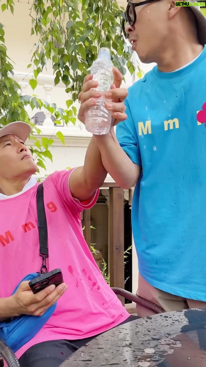 Haha - 133.5K Likes - 역관광💦
#머리물뿌려 #ICEBOTTLE #하하 #haha #kiwelab #키위랩 #김종국