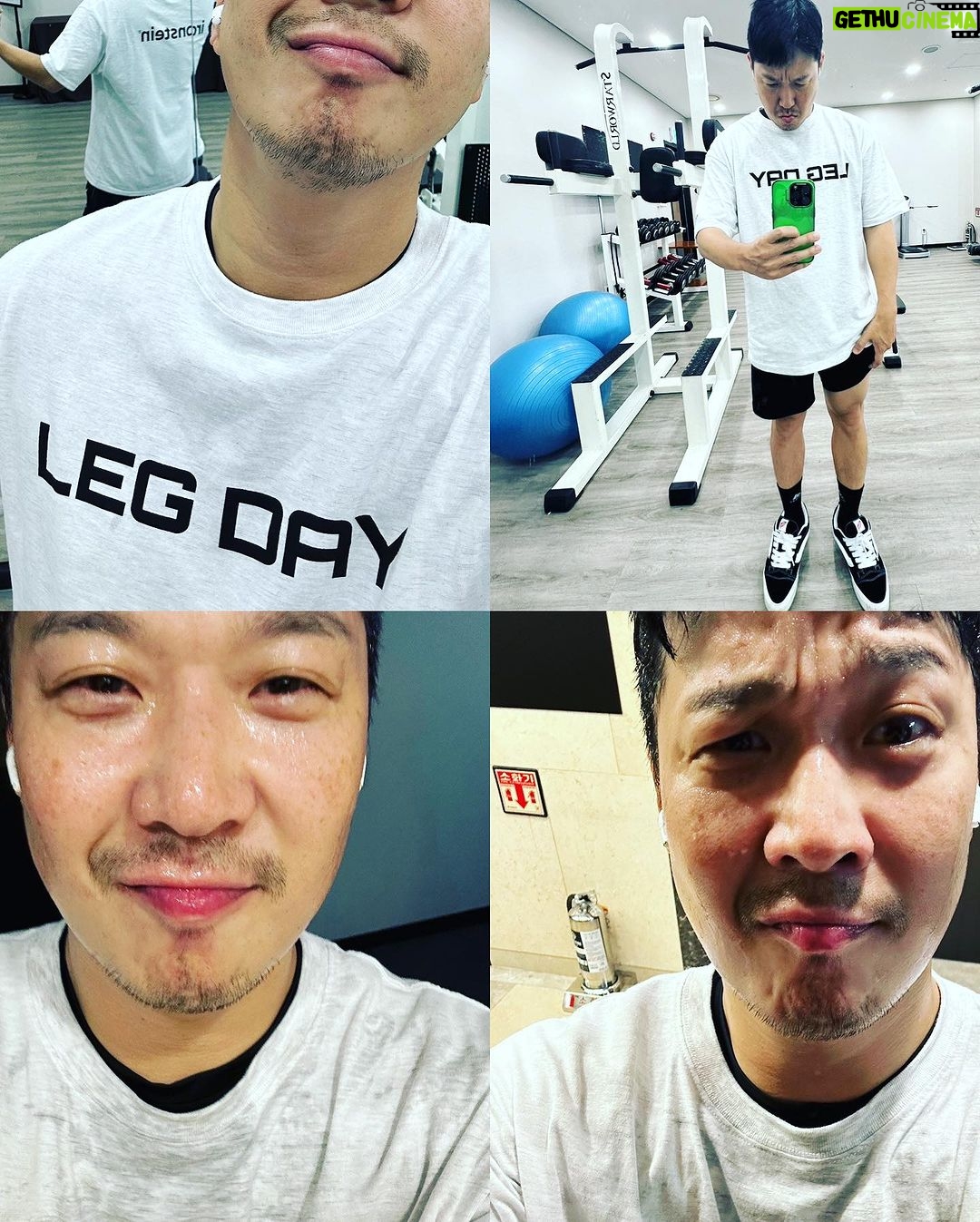 Haha Instagram - 어제 지방촬영와서 새벽에 녹화 끝내고 아침에 꾸역꾸역 일어나 운동했다! 내가 멋진남자가 된 기분이야! 이 모든게 @kjk76 종국형이 준 바로 #ironstein 덕이다! 사랑해 우리형!❤️❤️❤️